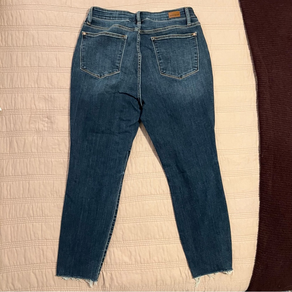 Judy Blue Button-Fly Cropped Jeans Skinny Fit - Picture 4 of 6